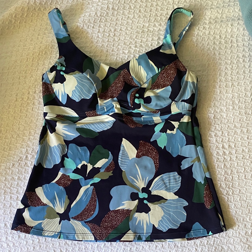 Athleta Blue and White Floral Swim Top